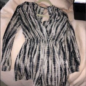 tye dye cross romper - great condition
